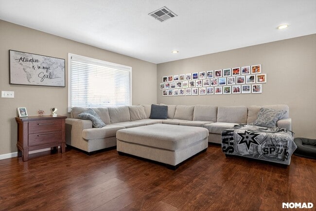 Foto del edificio - 77310 Indiana Ave