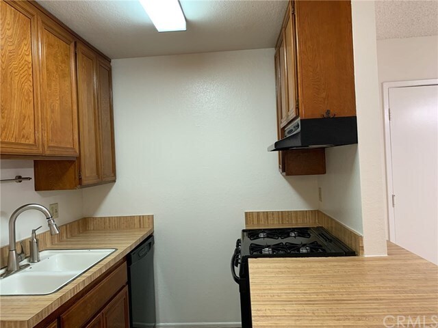 Building Photo - 8565 Lampson Ave