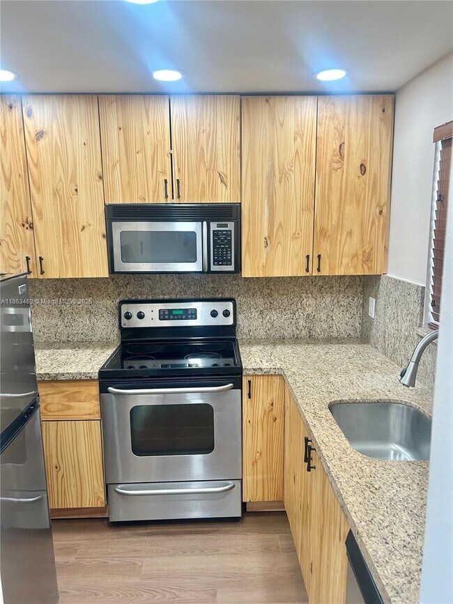 Foto del edificio - 1051 SW 1st St
