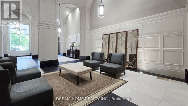Building Photo - 388 Prince of Wales Dr