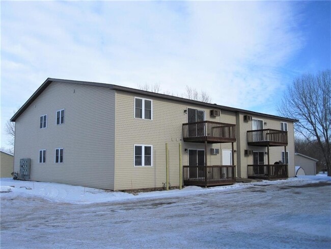 Building Photo - 308 Willow St