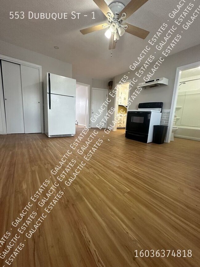 Building Photo - First Floor 3 Bedroom, 1 Bathroom