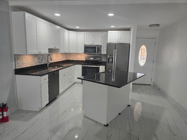 Building Photo - 9608 Valencia Cove