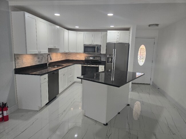 Foto del edificio - 9608 Valencia Cove