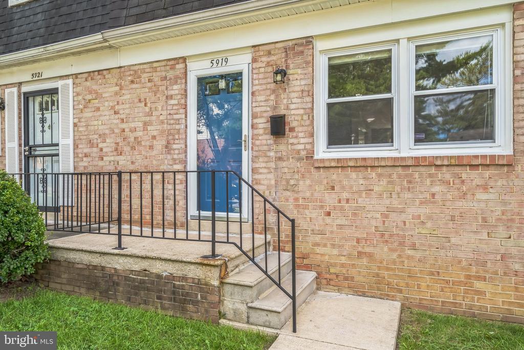 Primary Photo - 5919 Daywalt Ave