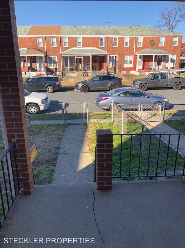 Foto del edificio - 3 br, 1 bath House - 7827 St Fabian Lane