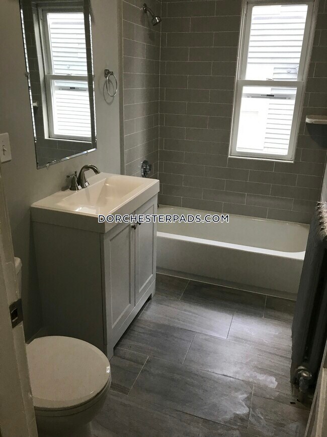 Foto del edificio - 109 Pleasant St.