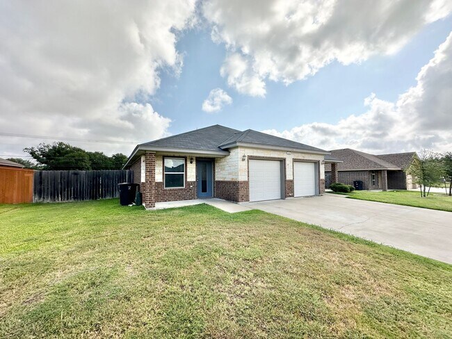 Foto del edificio - 4507 Skyflower Ln