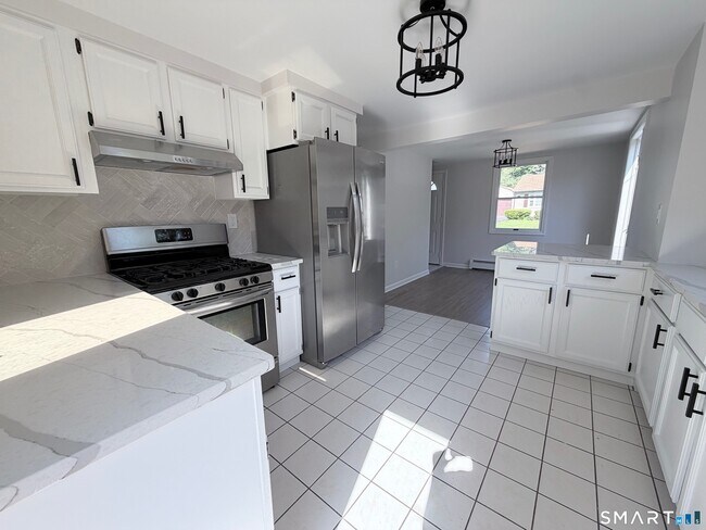 Foto del edificio - 221 Meadows End Rd