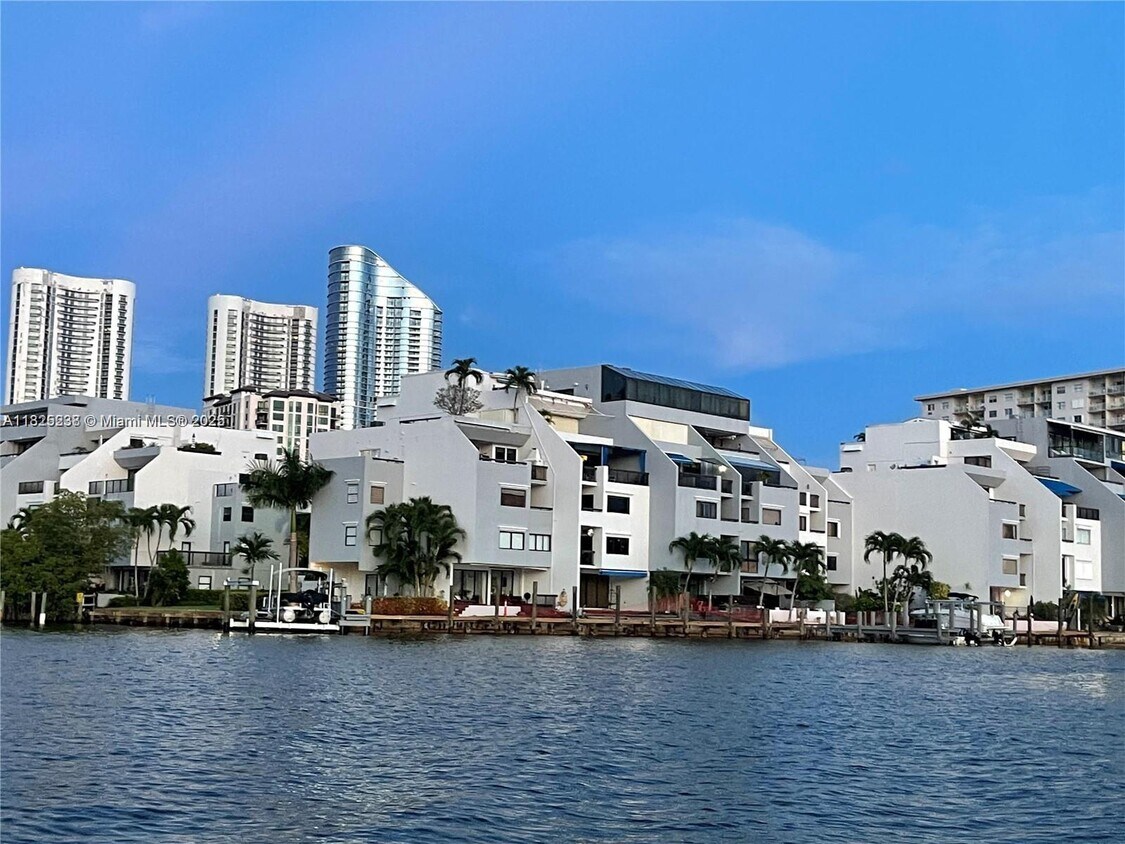 Foto principal - 440 Poinciana Island Dr