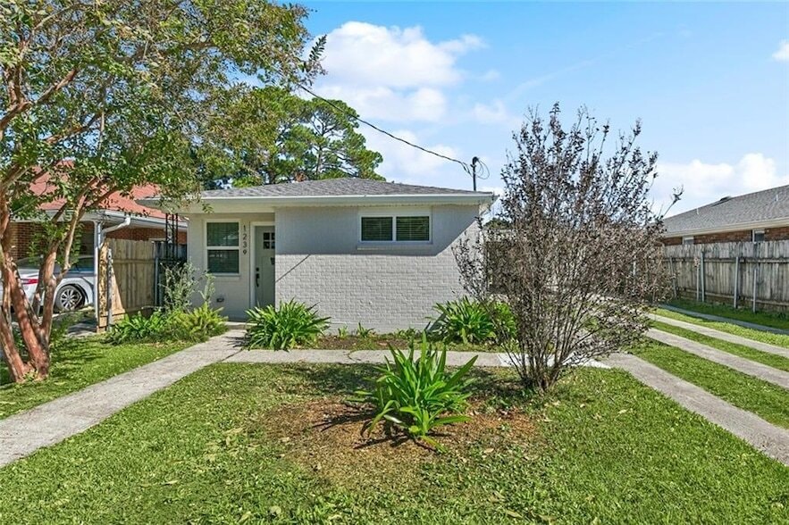 Foto principal - 1239 Helios Ave