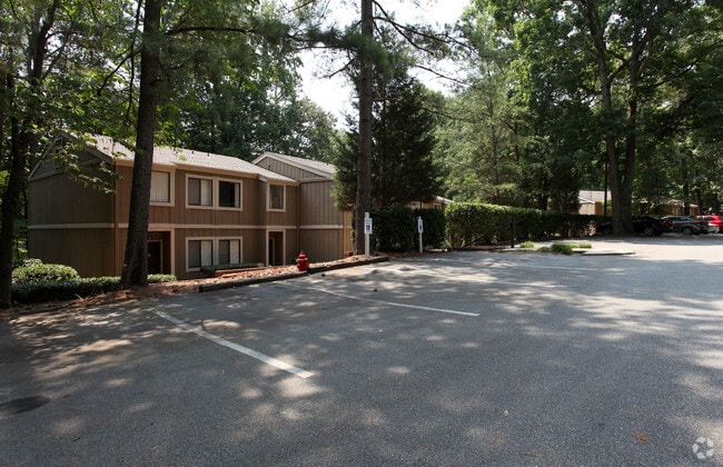 Ashford Lakes Apartaments Communit - Pinewood Station