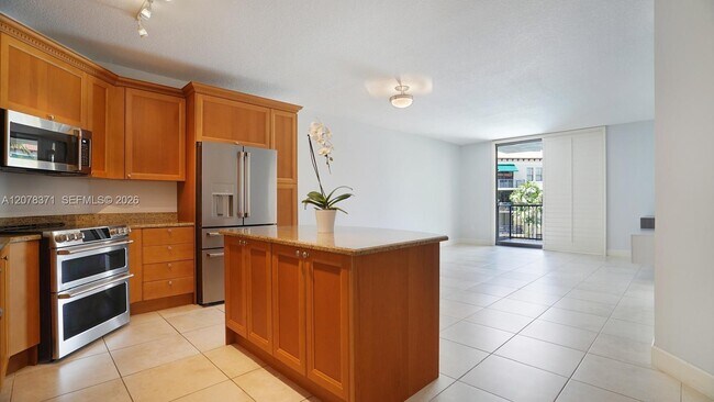 Building Photo - 55 Merrick Way