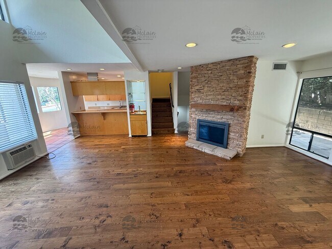 Building Photo - 2B/2B Townhouse in La Costa