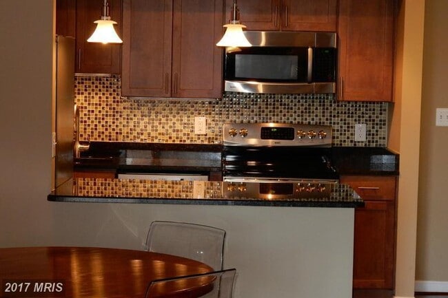 Kitchen - 1211 S Eads St