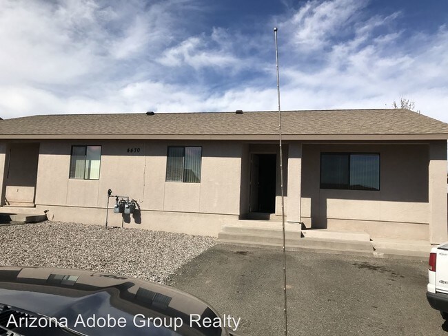 Building Photo - 2 br, 2 bath Apartment - 4470 E. Canyon Trail