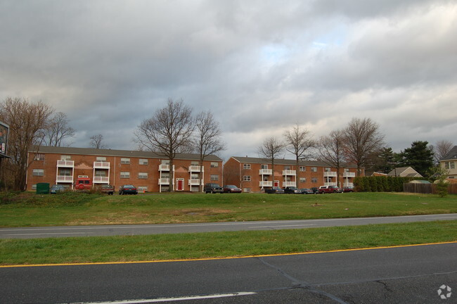 Building Photo - Waterglen Apartments