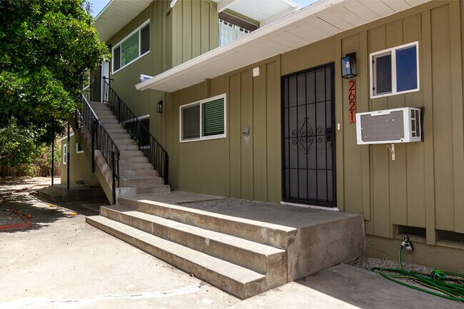 Foto del edificio - 2621 Dove St