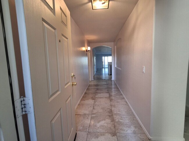 Building Photo - 29109 N Yellow Bee Dr