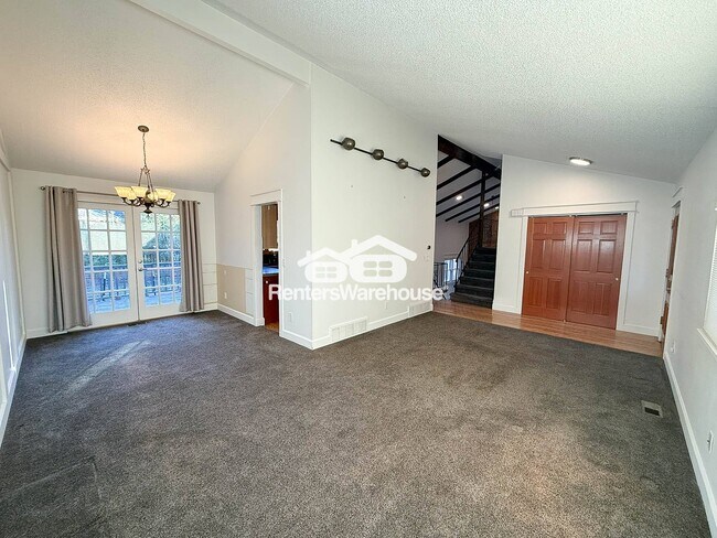 Foto del edificio - 4850 Fairlawn Ct