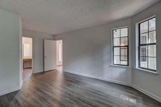 Building Photo - 2091 Mallard Way