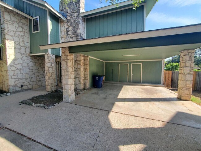 Building Photo - 8716 Clearbrook Trail
