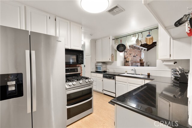 Building Photo - 351 S Parish Pl