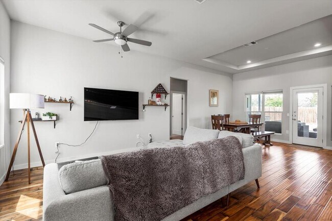 Foto del edificio - 15202 Cavalier Canyon Dr