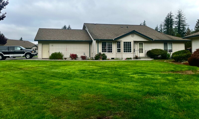 Building Photo - 2100 SW Woodland Cir