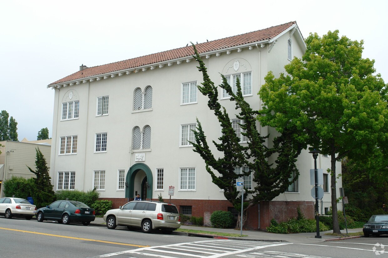 Foto del edificio - 2626 Ashby Ave