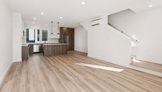 Building Photo - 8326 C 16TH AVE NW 98117