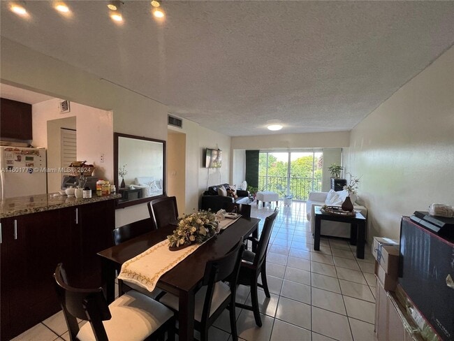 Foto del edificio - 8887 Fontainebleau Blvd
