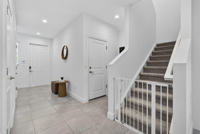Building Photo - 634 Parsons Way