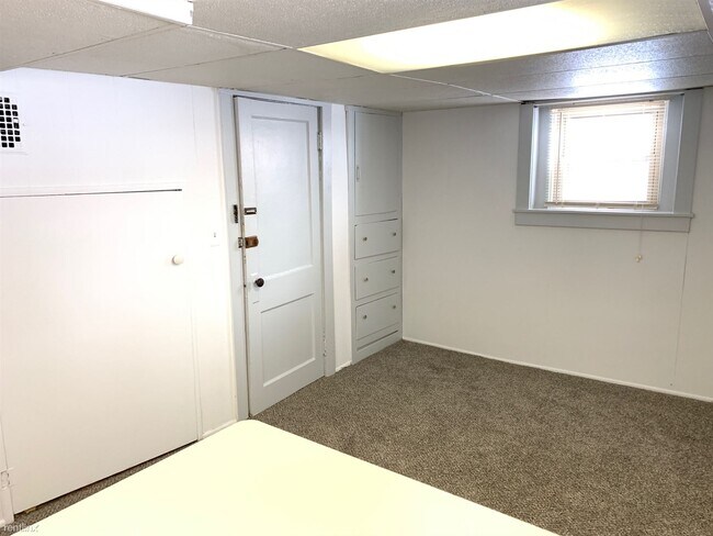 Foto del edificio - Studio, 1 bath Triplex - 312A Virginia Ave