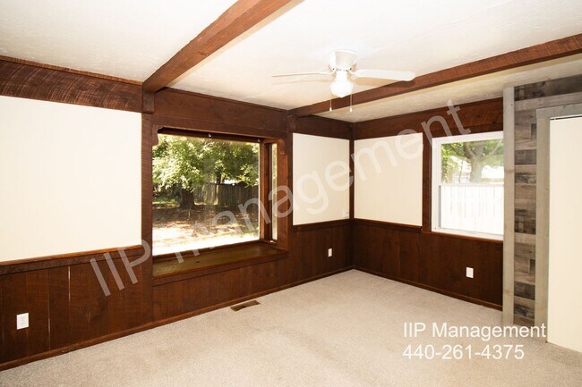 Building Photo - Spacious 3BD/2BA Home in Euclid