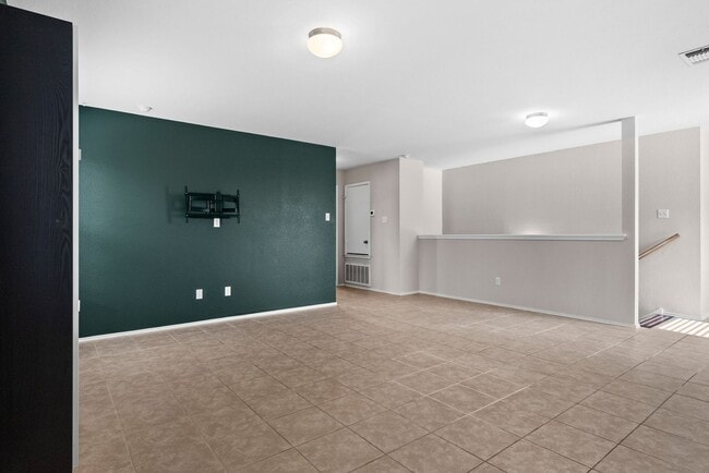 Building Photo - 10219 Orion Dr