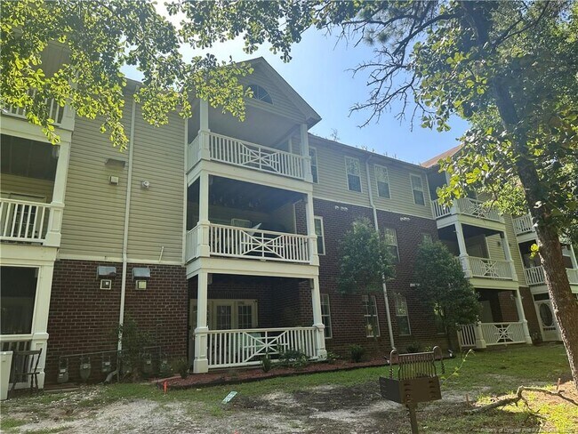 Foto del edificio - 302 Bubble Creek Ct
