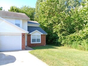 Building Photo - 406 E Liberty Ln