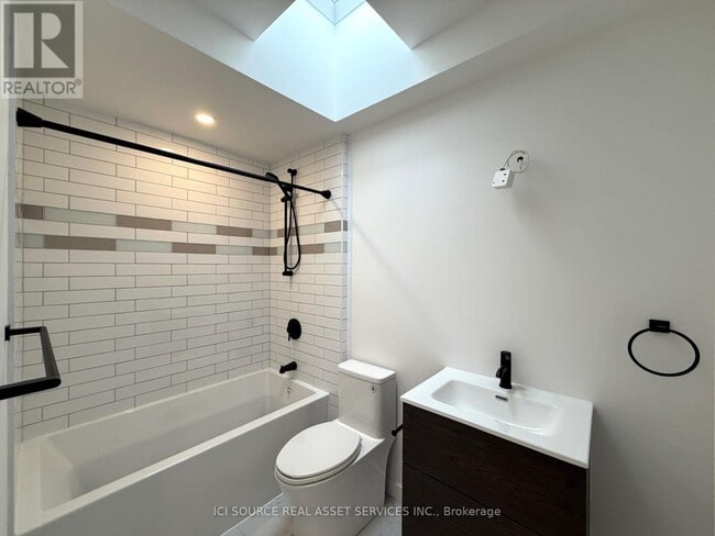 Building Photo - 146-146 Brunswick Ave