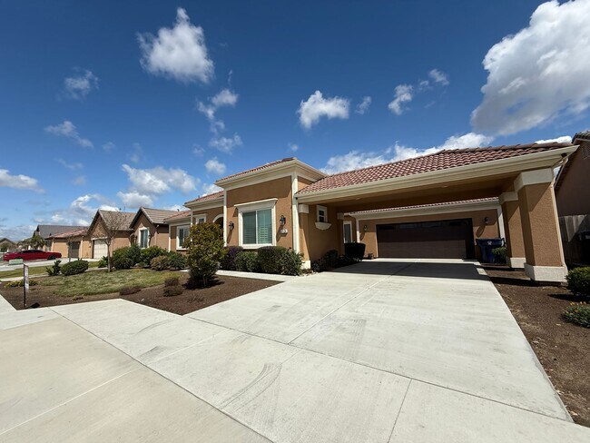 Building Photo - ***JUST REDUCED!!!*** Must See! Beautiful ...