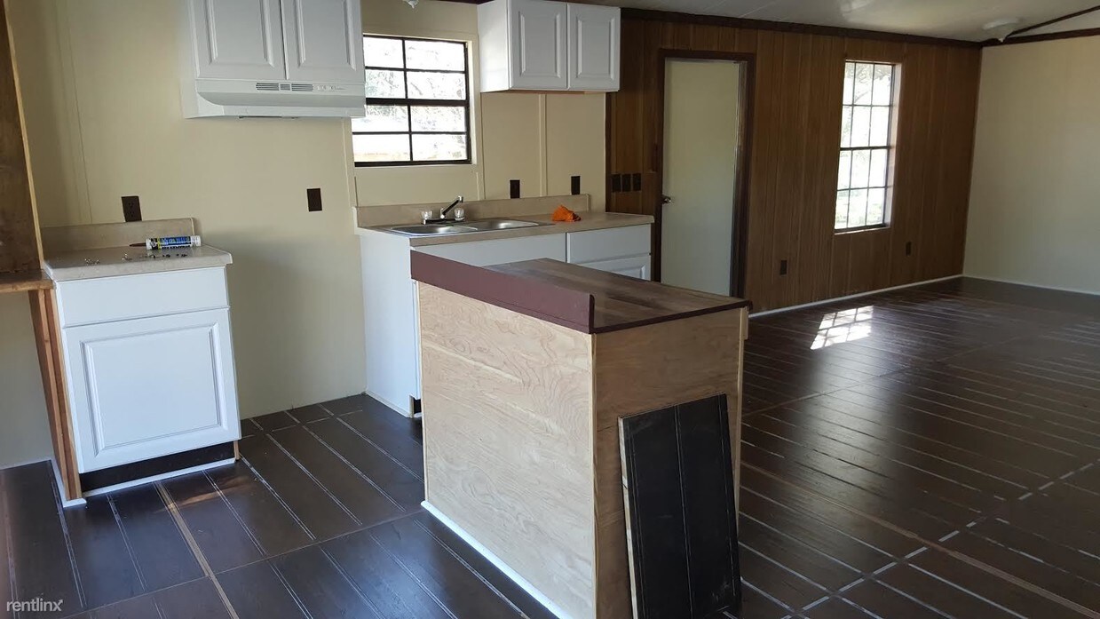 10723 Toby Ln, Thonotosassa, FL 33592 Condo for Rent in Thonotosassa