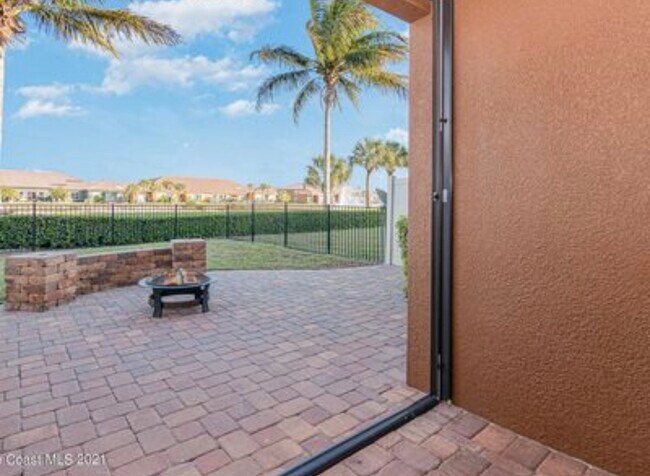 Building Photo - 735 Ventura Dr