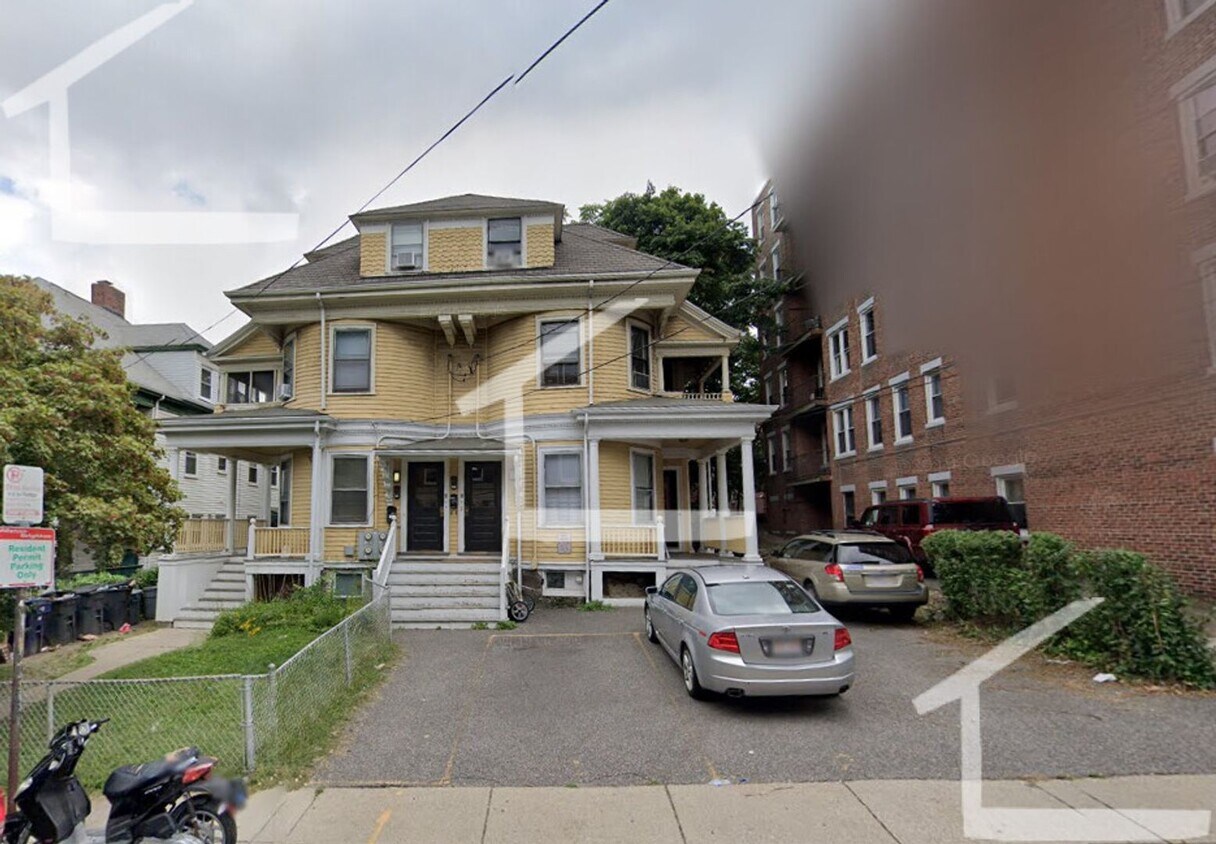 Building Photo - 3 Bedroom