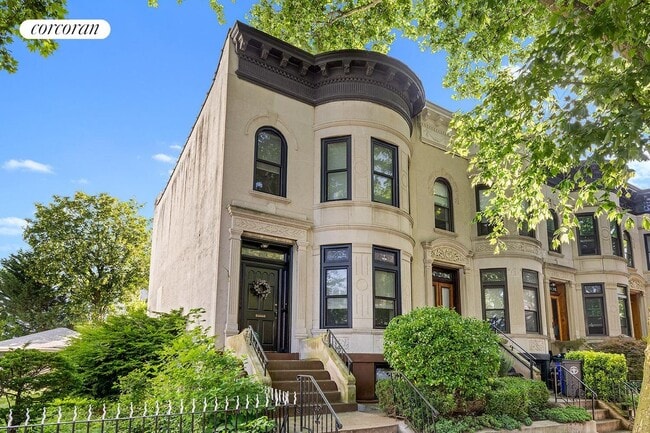 Building Photo - 171 68th St