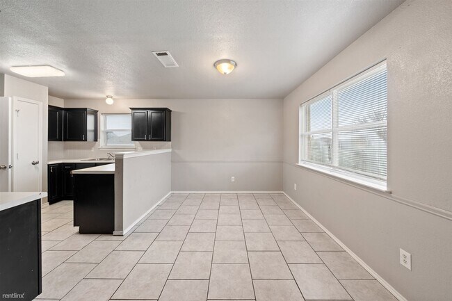 Foto del edificio - 3 br, 2 bath House - 2704 Rampart Loop