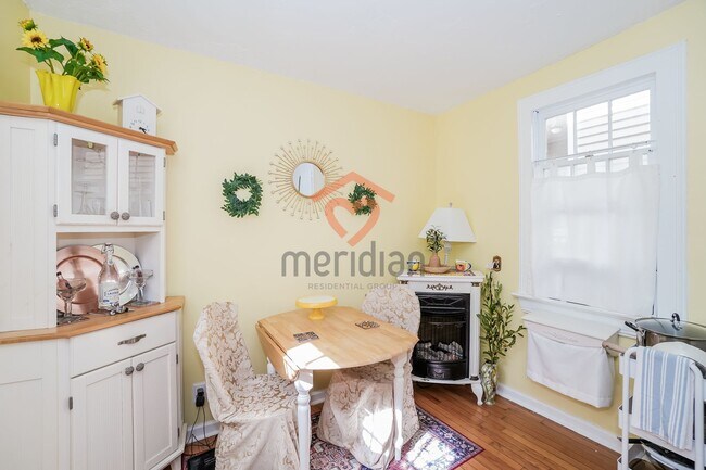 Foto del edificio - 1 bed / 1 bath ~ Fully Furnished