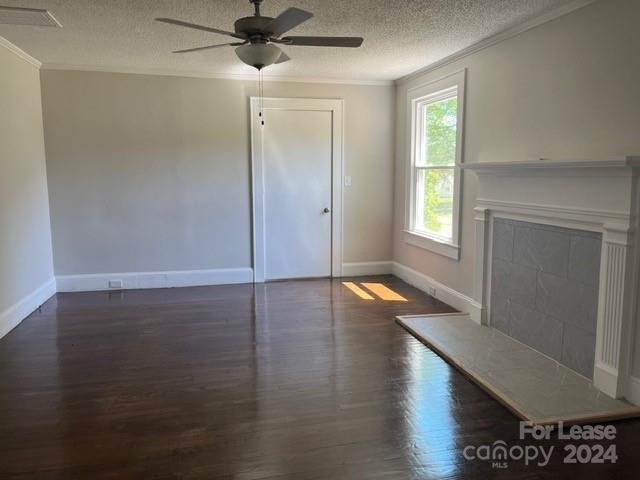 Building Photo - 13551 Barberry Ave