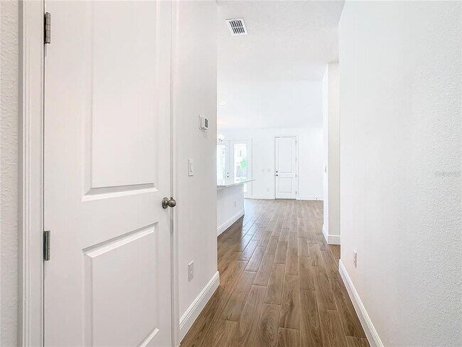 Building Photo - 11165 Green Citron Aly