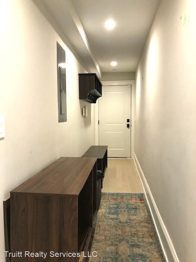 Building Photo - 1 br, 1 bath House - 1310 Vermont Ave NW #3