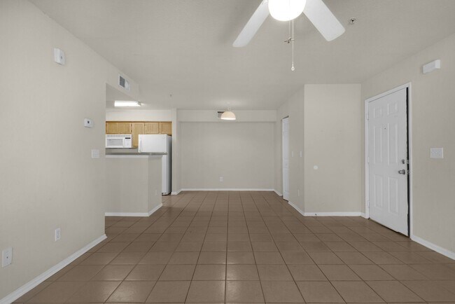 Foto del edificio - Cozy 2B/2B Unfurnished Condo near Beach in...